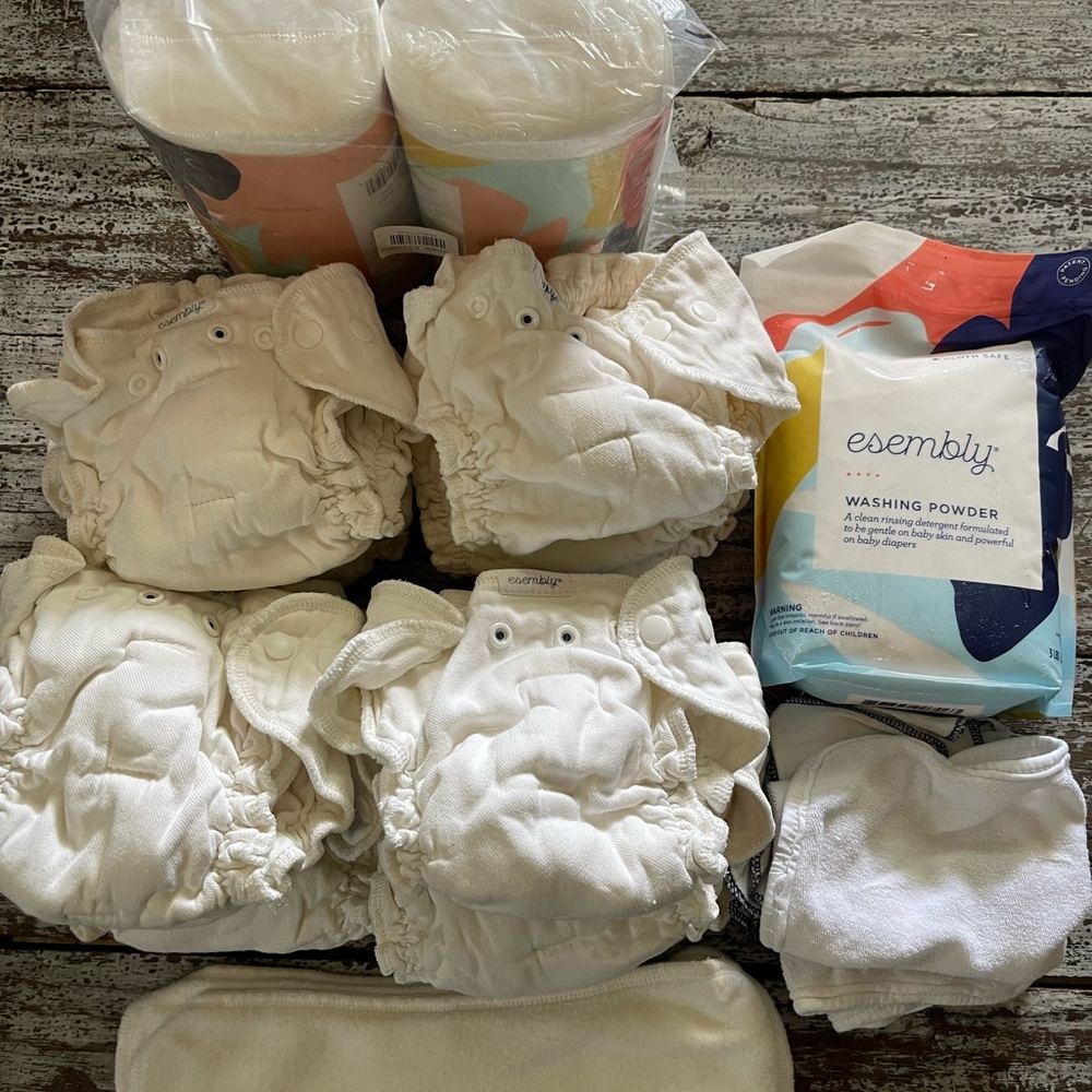 14 count size 1 Esembly Cloth Diapers and Washing Powder Set